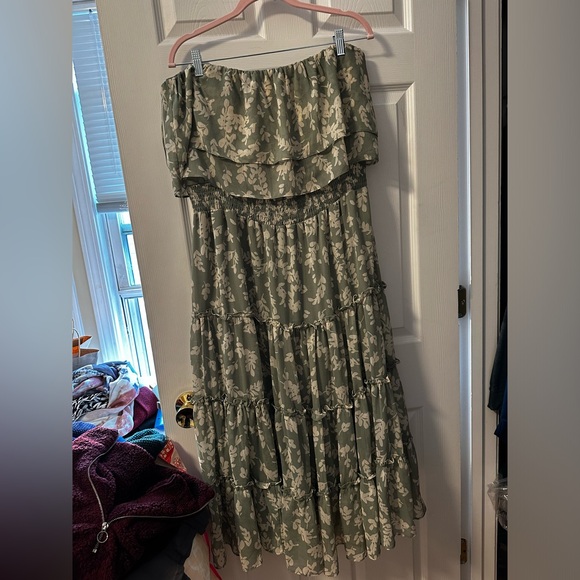 STRAPLESS RUFFLE TIERED DRESS IN SAGE - Picture 5 of 6